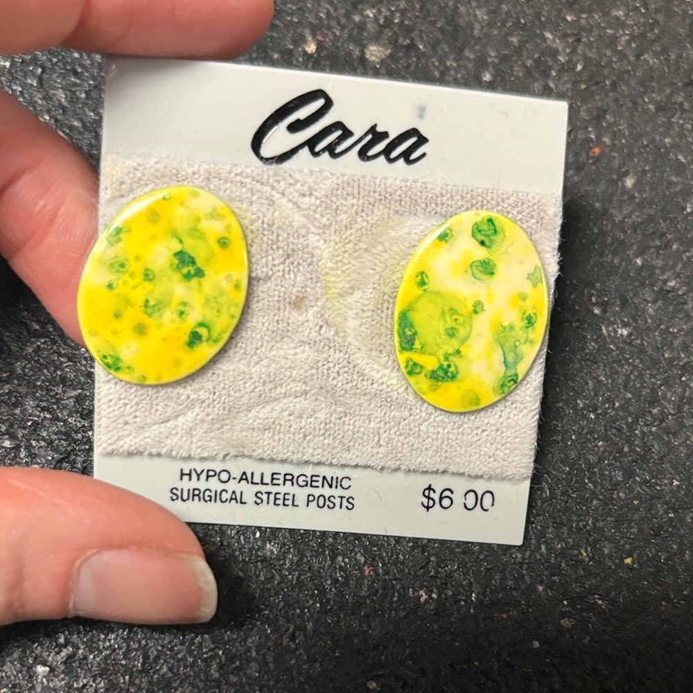 Cara 90s Yellow and Green Earrings